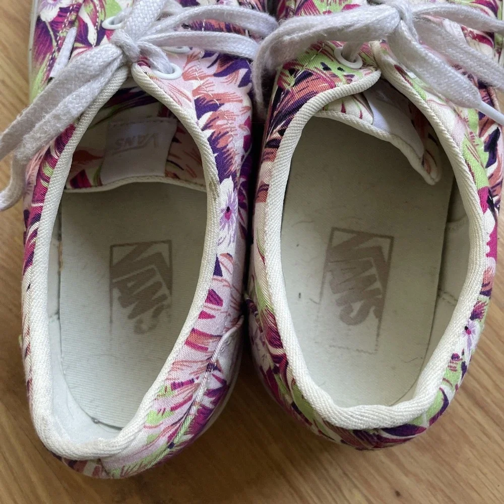Vans tropical shoes Size 9.5 Classic Lace Up Hibiscus Palm Leaves Purple Pink - Picture 10 of 11